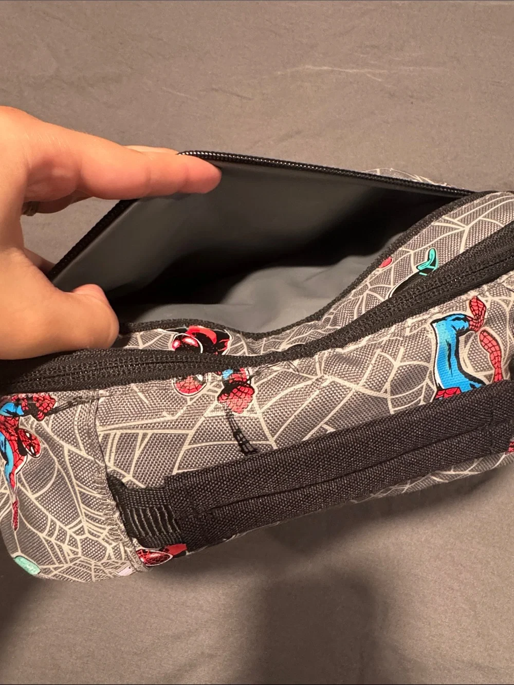 🖤Pottery Barn Kids Mackenzie Marvel Spider-Man Heroes Glow In The Dark Lunch Box